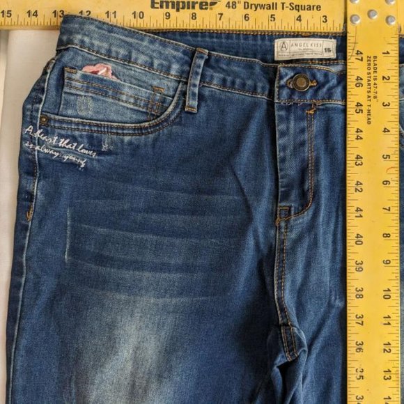 Angel Kiss Distressed Jean's Woman's Junior's Size 15 Blue Jean's Flower Embroid - Picture 7 of 9